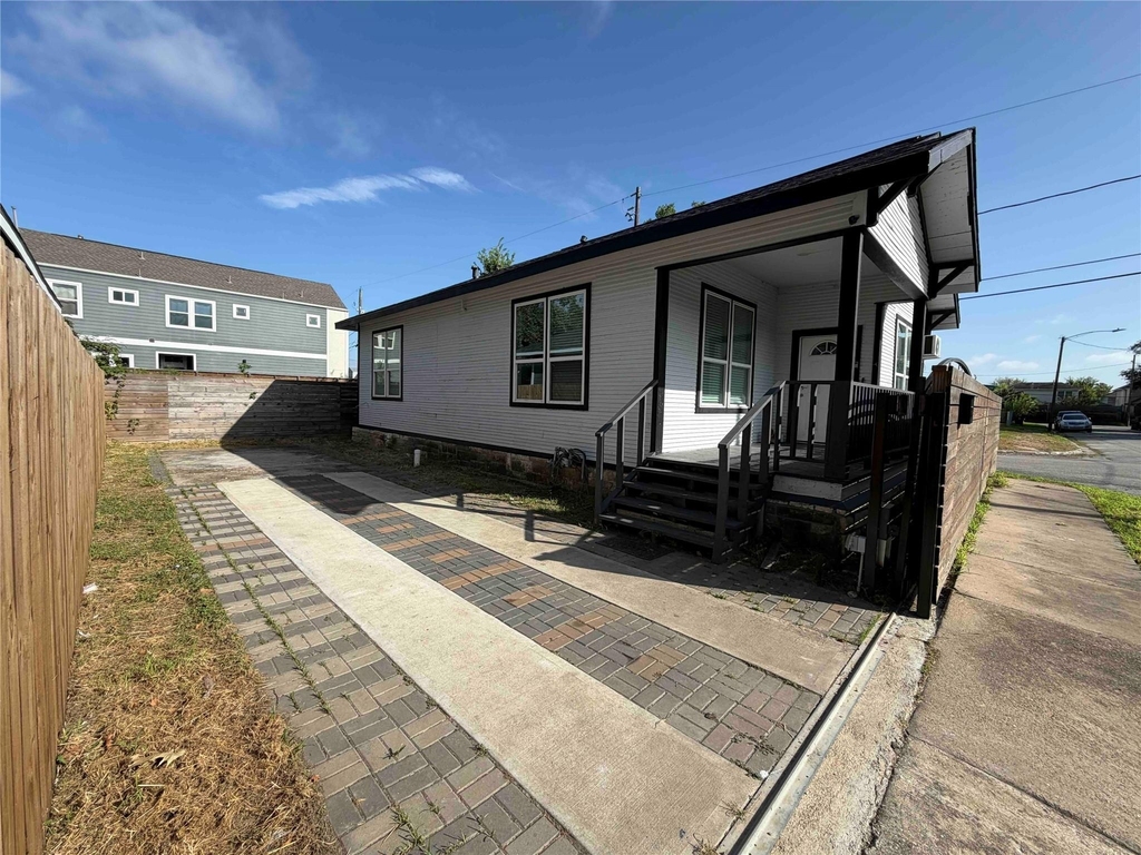 2400 Burkett Street - Photo 3