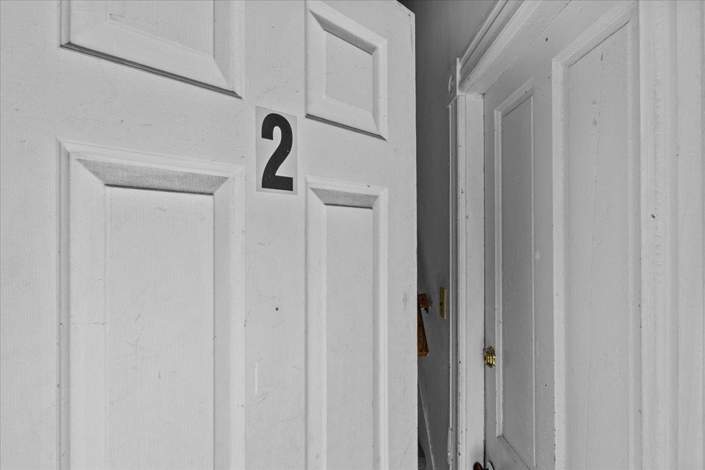 21 Hyde - Photo 4