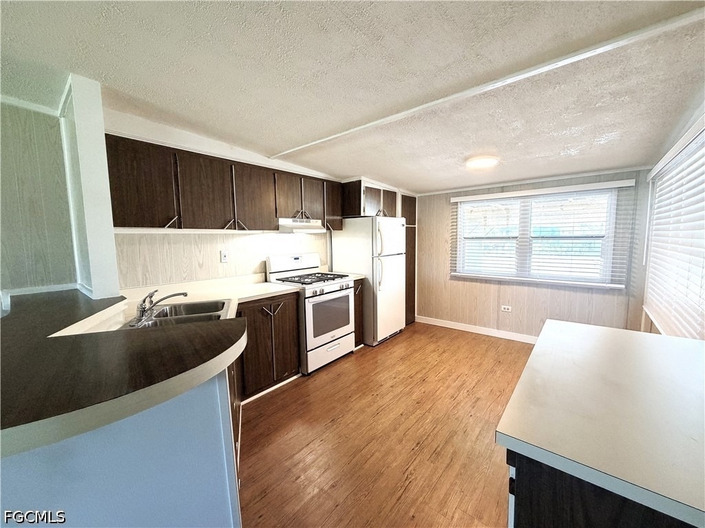 139 Gaslight Avenue - Photo 6
