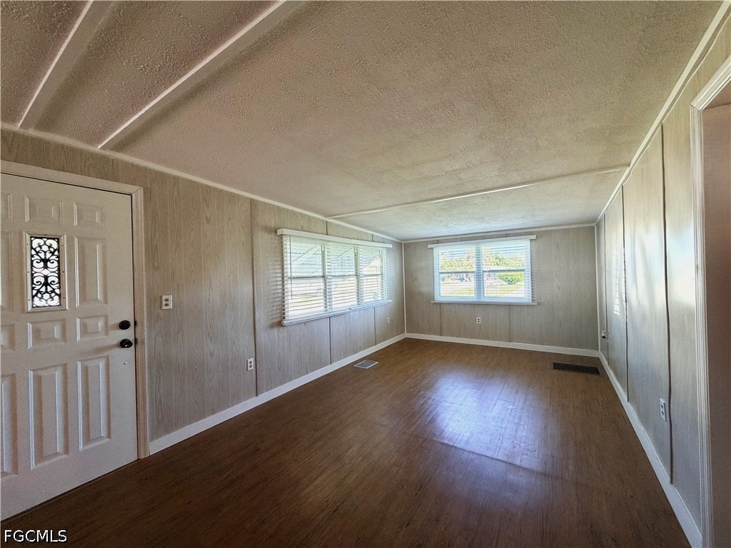139 Gaslight Avenue - Photo 4