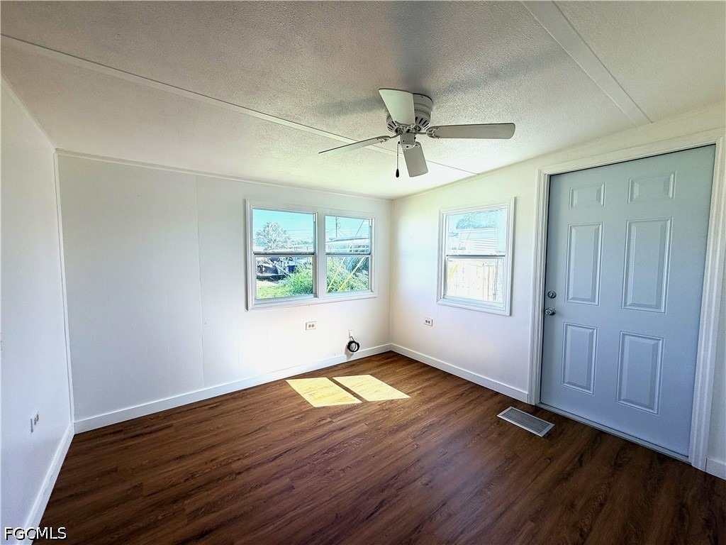 139 Gaslight Avenue - Photo 9