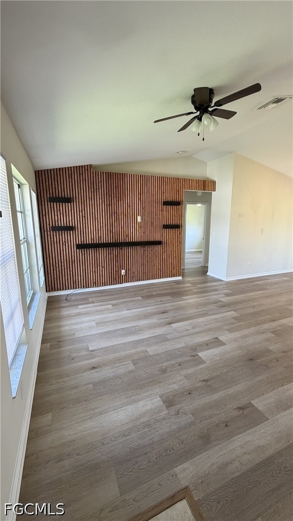 414 Se 13th Street - Photo 1