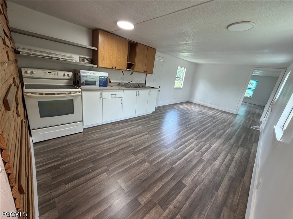 990 Riviera Avenue - Photo 1