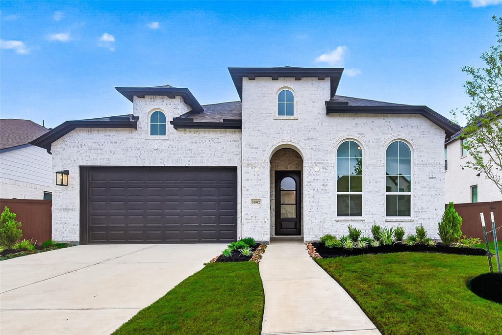 5802 N Reef Ridge Drive - Photo 0