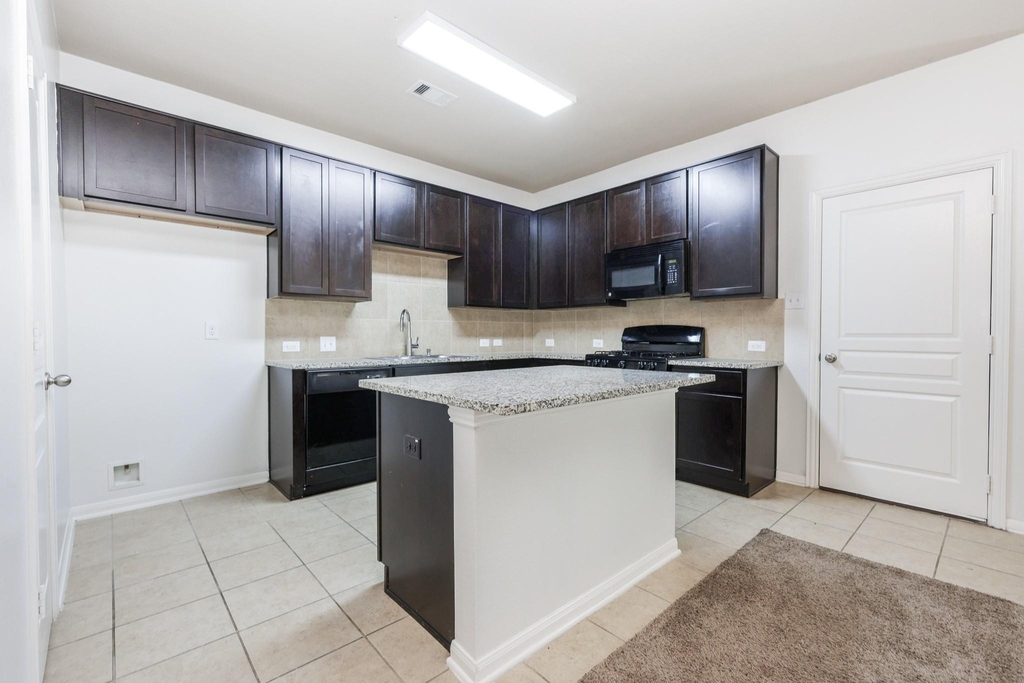 8114 Malago Point Drive - Photo 5