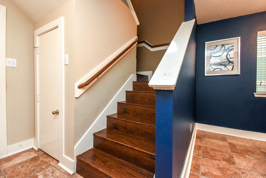 10735 Cobblecreek Way - Photo 2