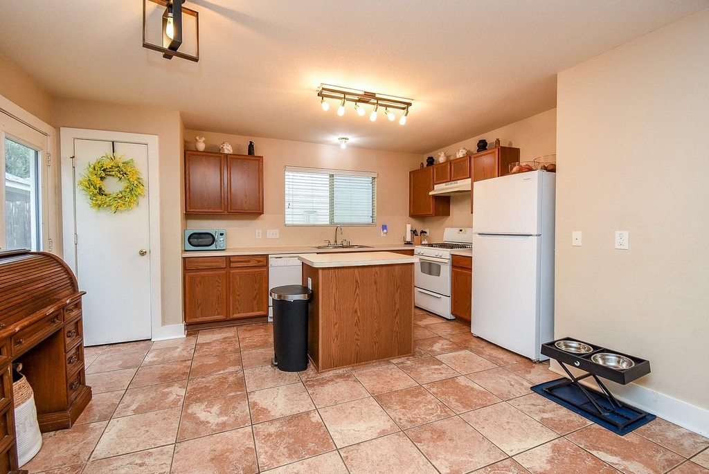 10735 Cobblecreek Way - Photo 8