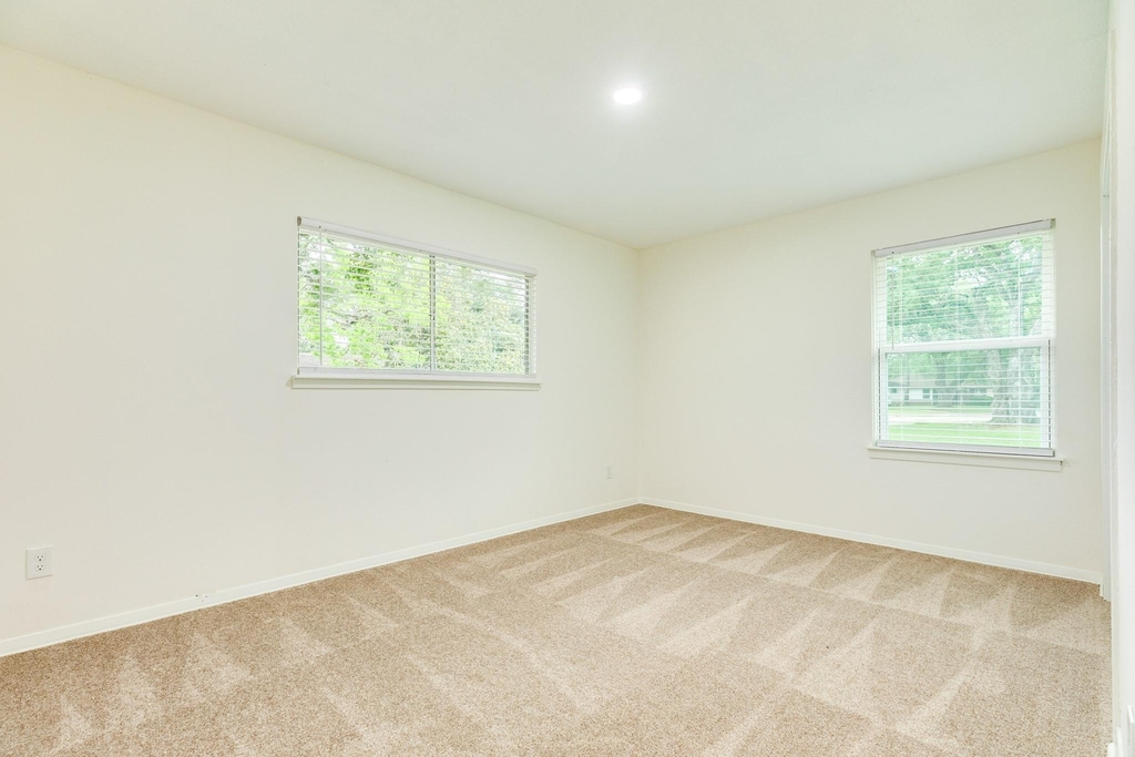 408 Gardenia Street - Photo 14