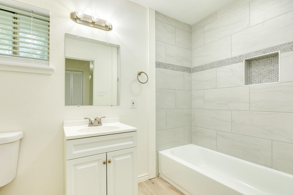 408 Gardenia Street - Photo 13