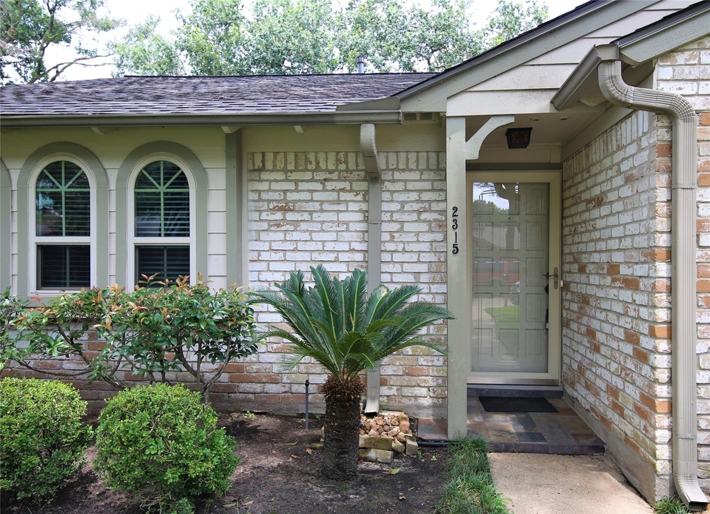 2315 Eaglerock - Photo 2