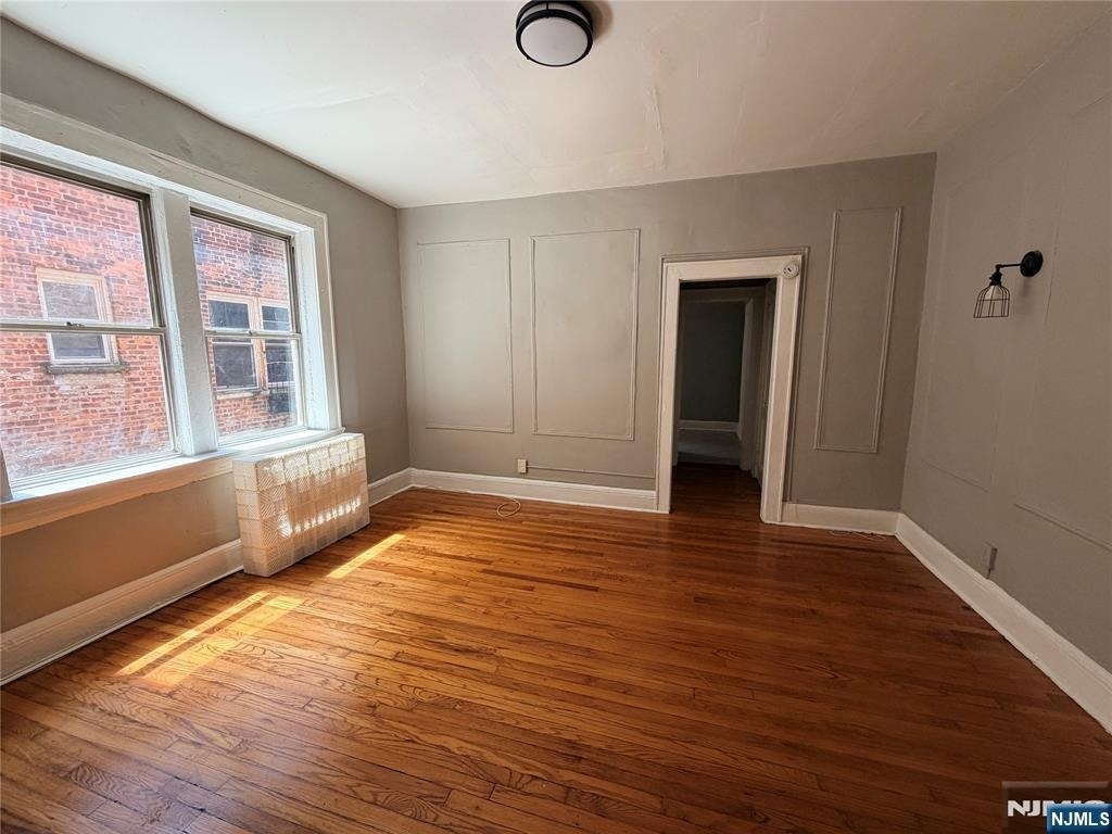 16 Irving - Photo 6