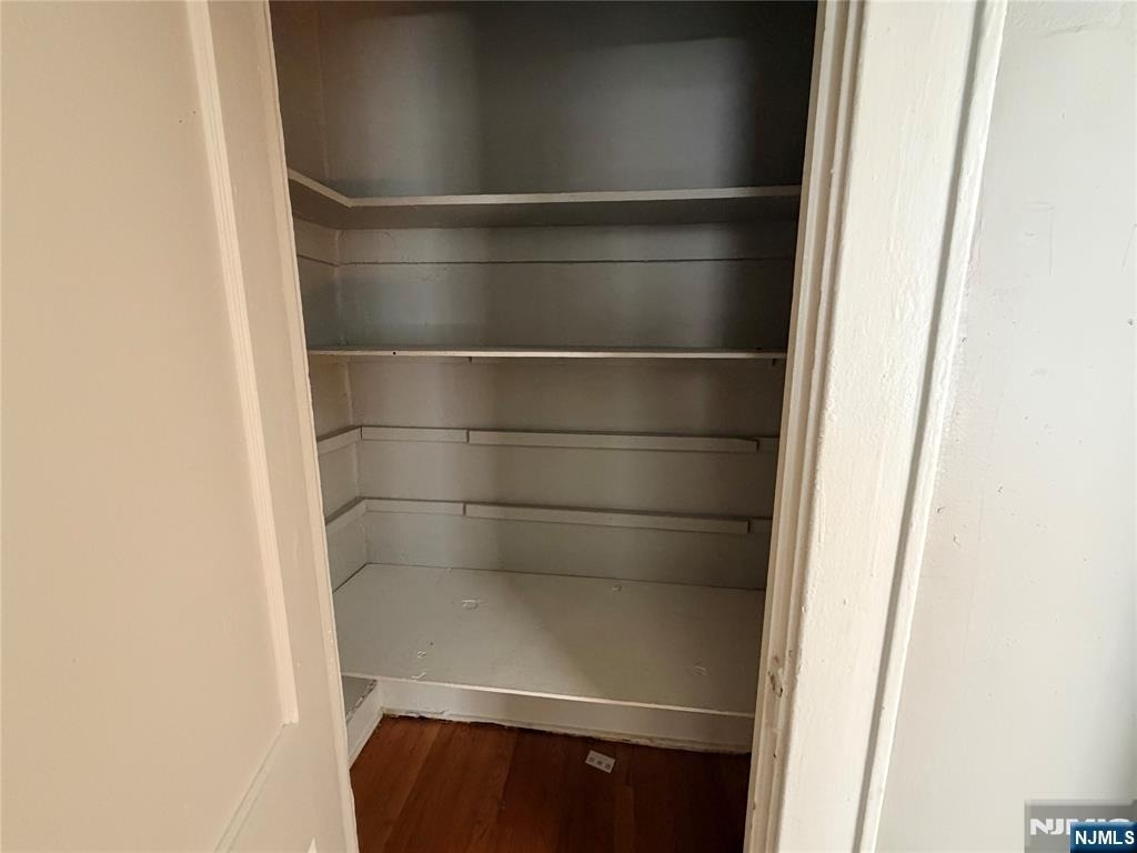 16 Irving - Photo 7