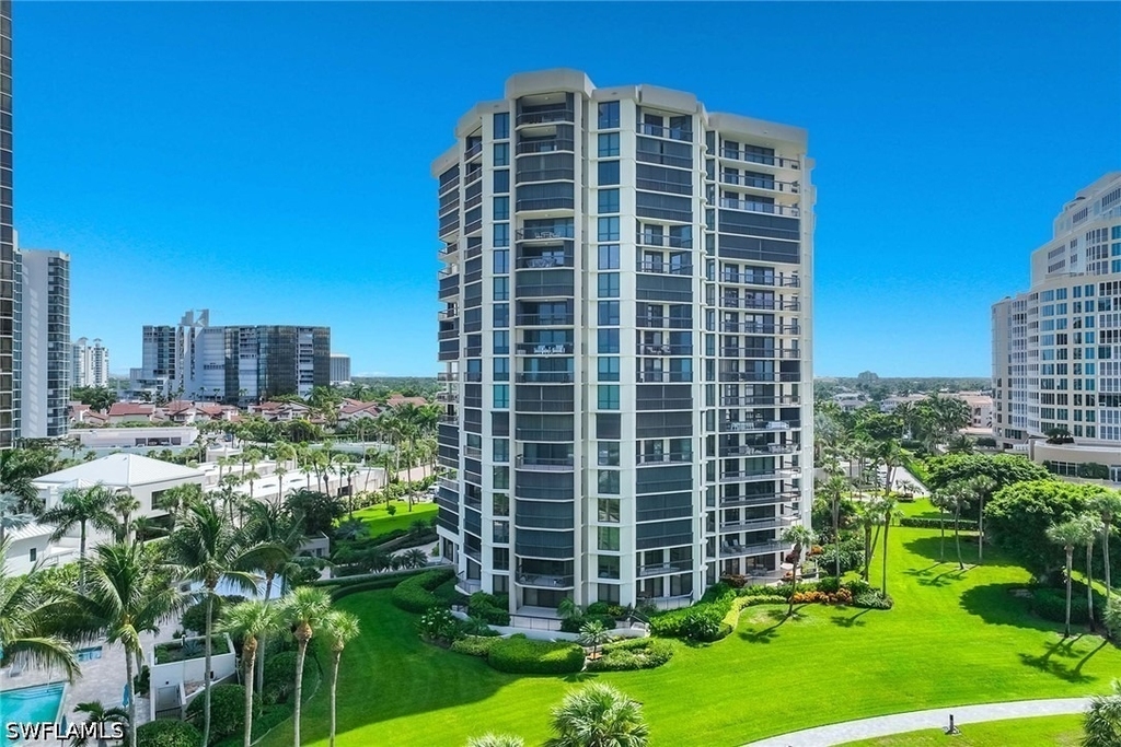4551 Gulf Shore Boulevard N - Photo 3