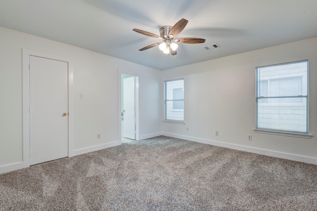 9622 Farrell Drive - Photo 11
