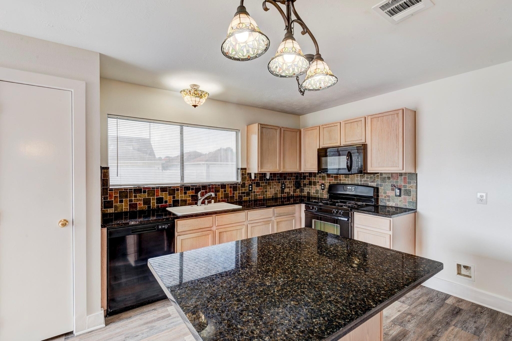 9622 Farrell Drive - Photo 6