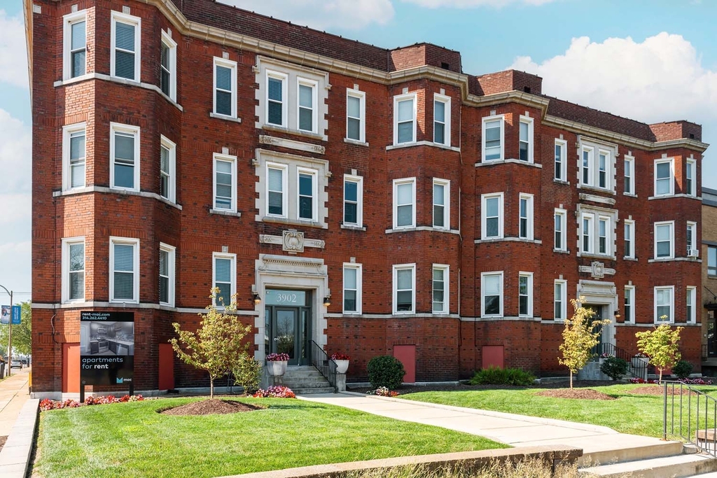 3902-3906 Lindell Boulevard - Photo 1