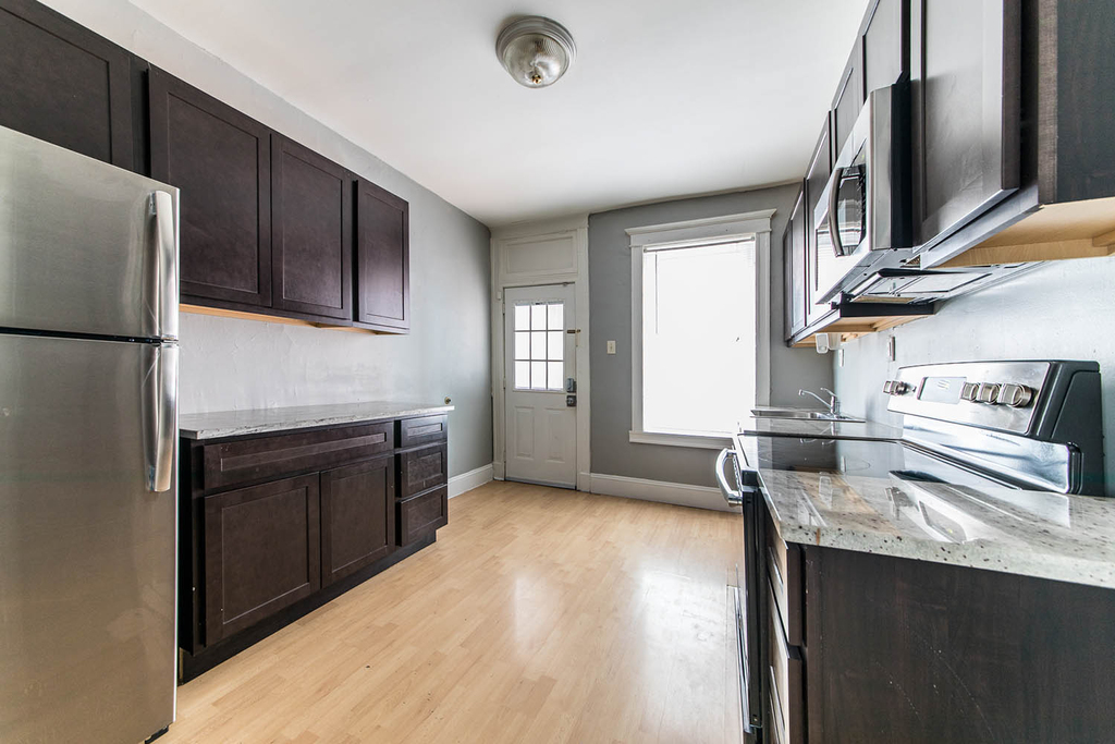 3902-3906 Lindell Boulevard - Photo 2