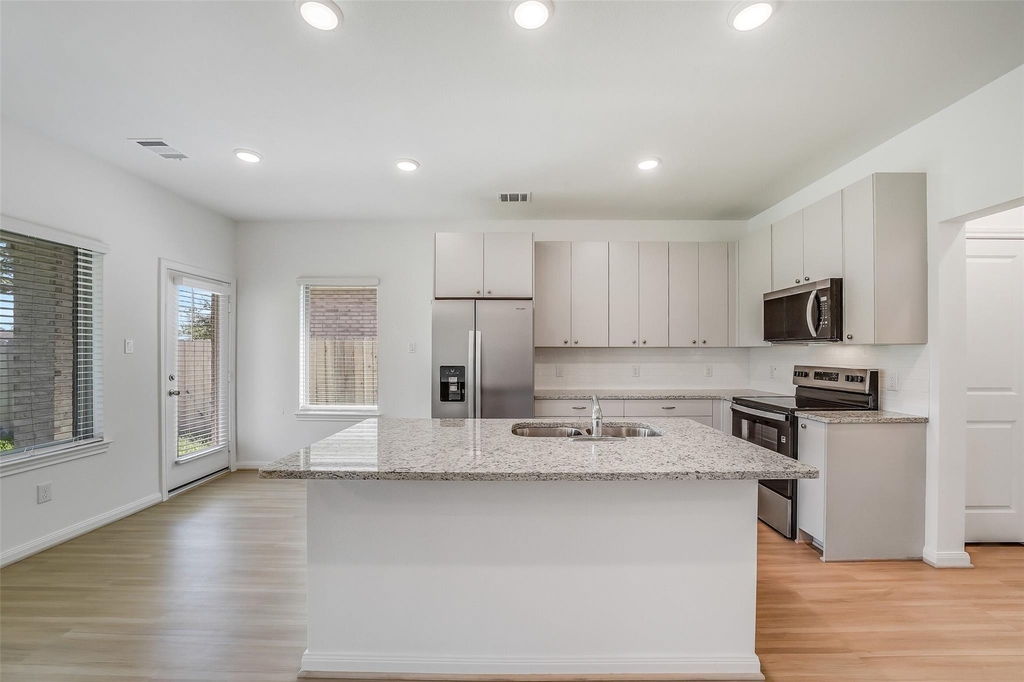 11928 Lakewood West Drive - Photo 5