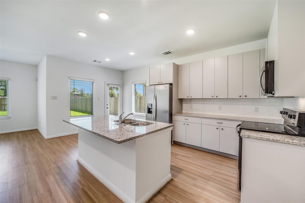 11928 Lakewood West Drive - Photo 8