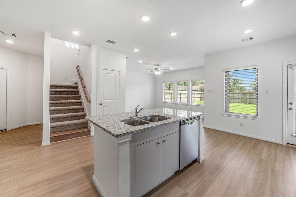 11928 Lakewood West Drive - Photo 9