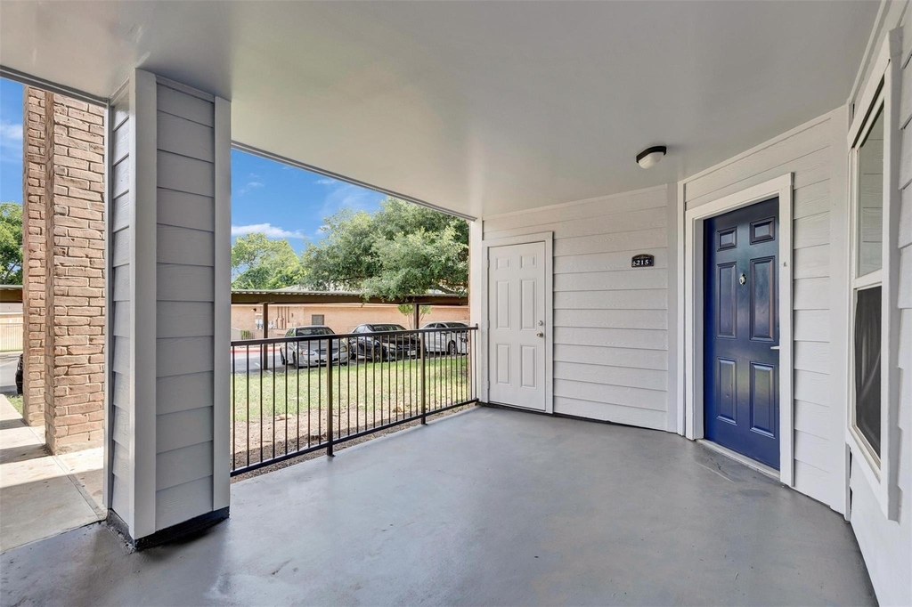 1088 Park Plaza Drive - Photo 17