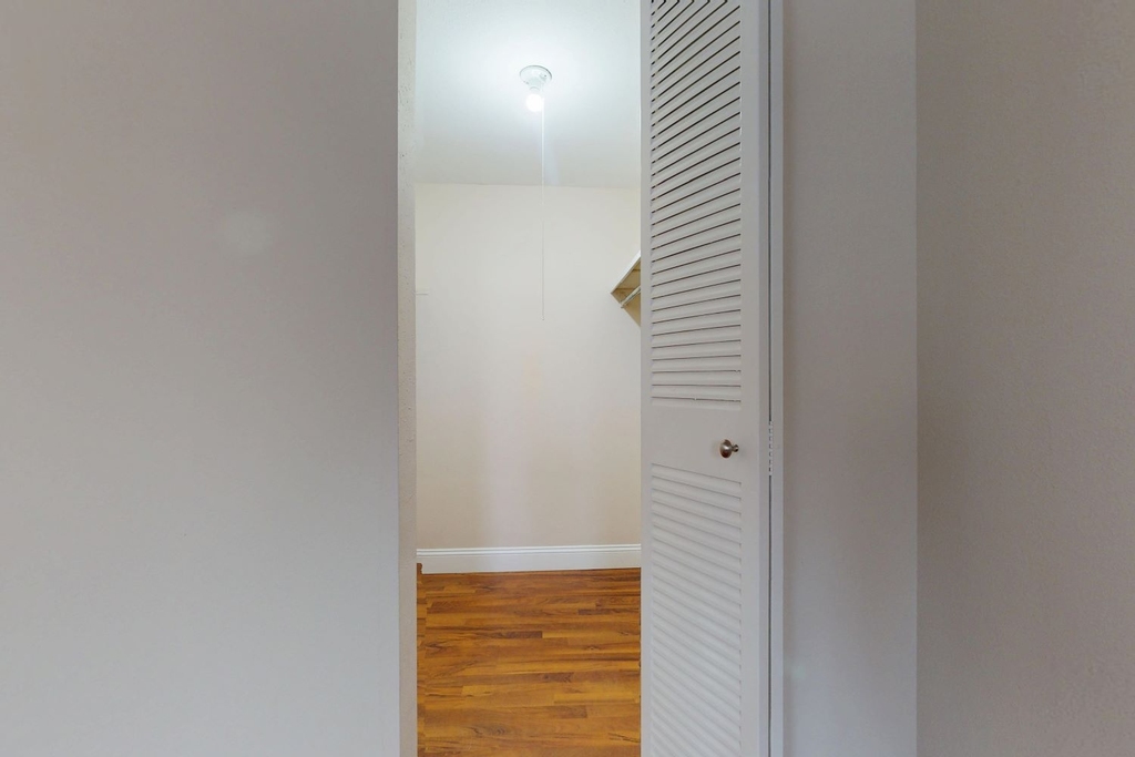 5660 Kingsbury Avenue - Photo 31
