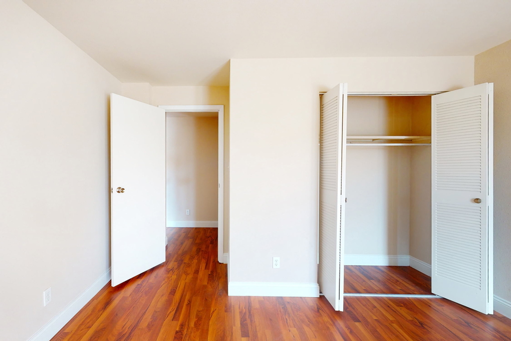 5660 Kingsbury Avenue - Photo 9