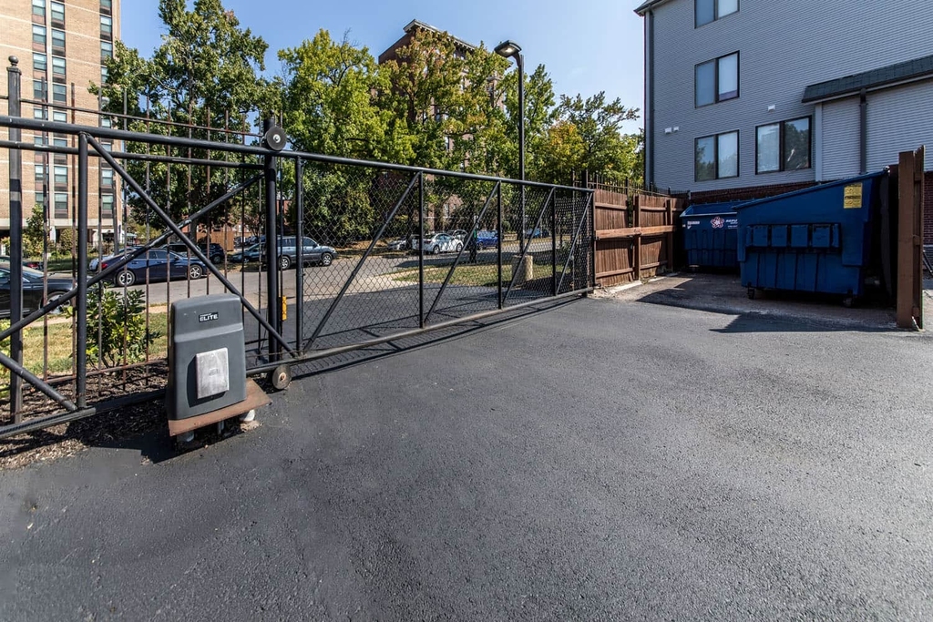 5660 Kingsbury Avenue - Photo 11