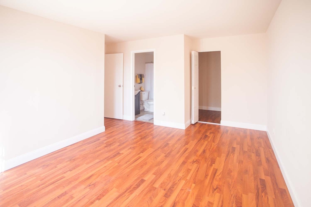 5660 Kingsbury Avenue - Photo 55
