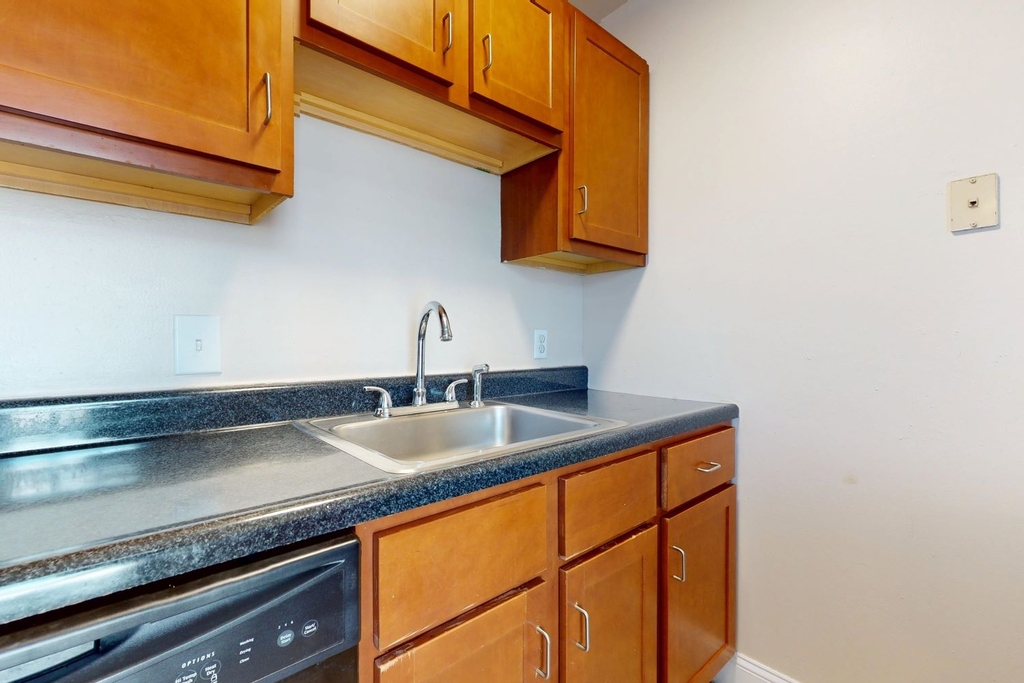 5660 Kingsbury Avenue - Photo 79