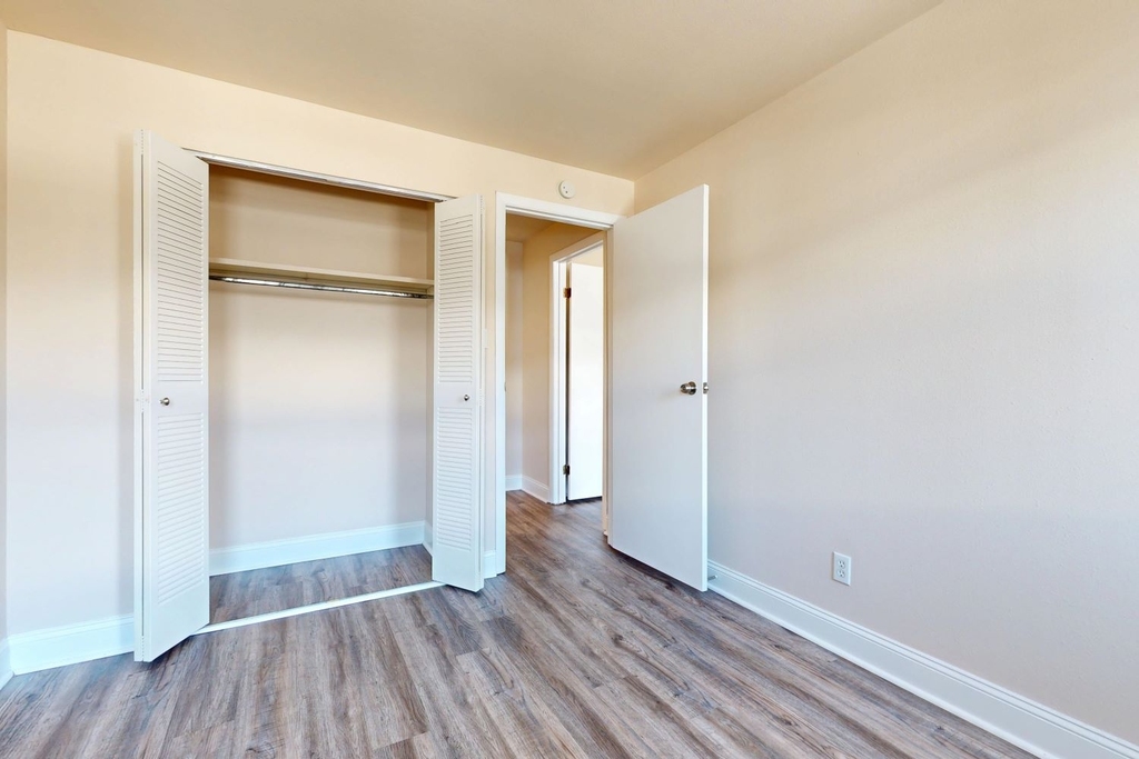 5660 Kingsbury Avenue - Photo 86