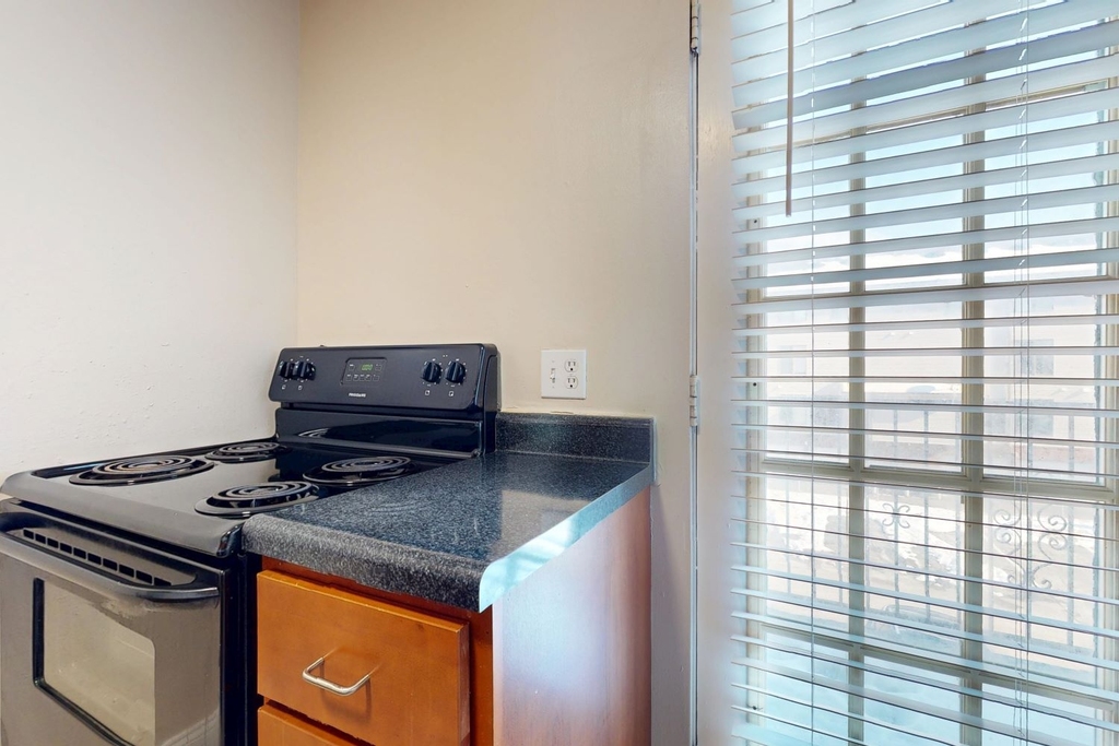 5660 Kingsbury Avenue - Photo 80