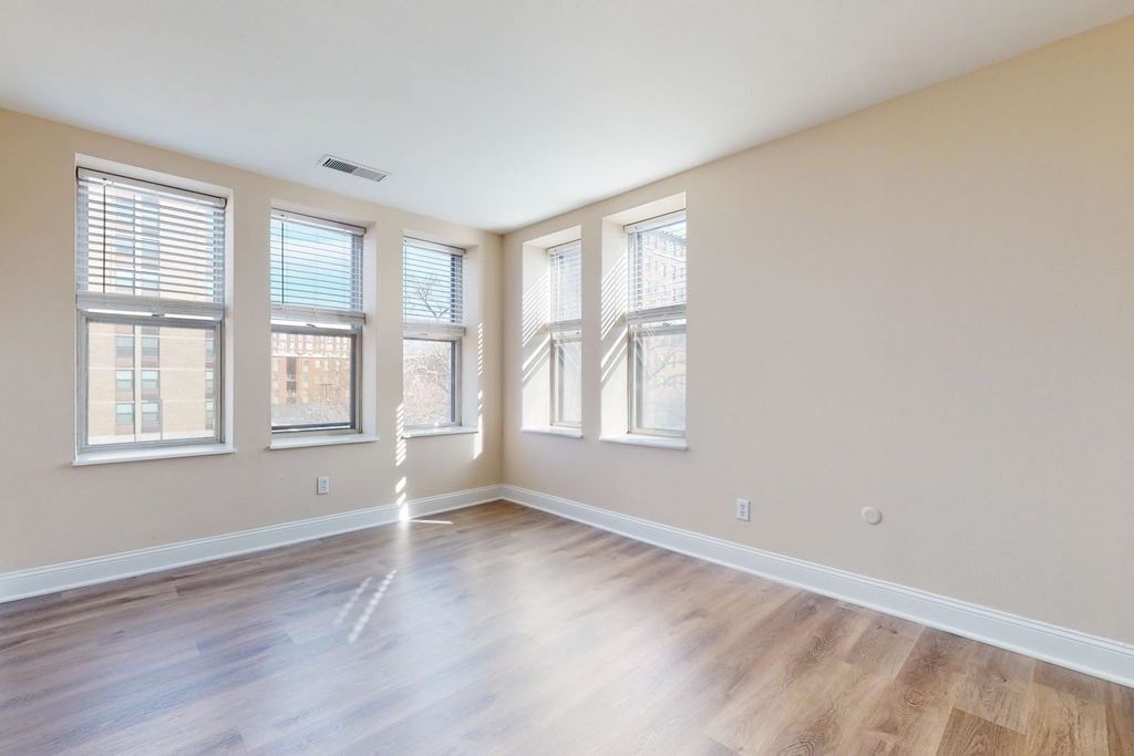 5660 Kingsbury Avenue - Photo 21
