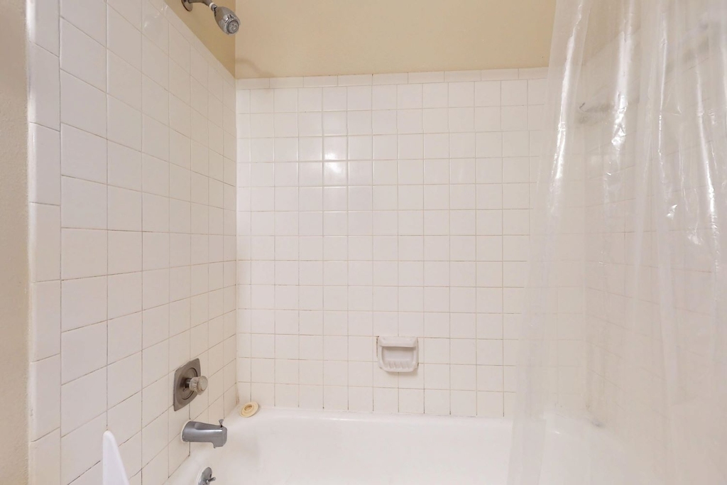 5660 Kingsbury Avenue - Photo 35