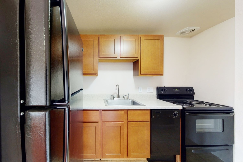 5660 Kingsbury Avenue - Photo 2