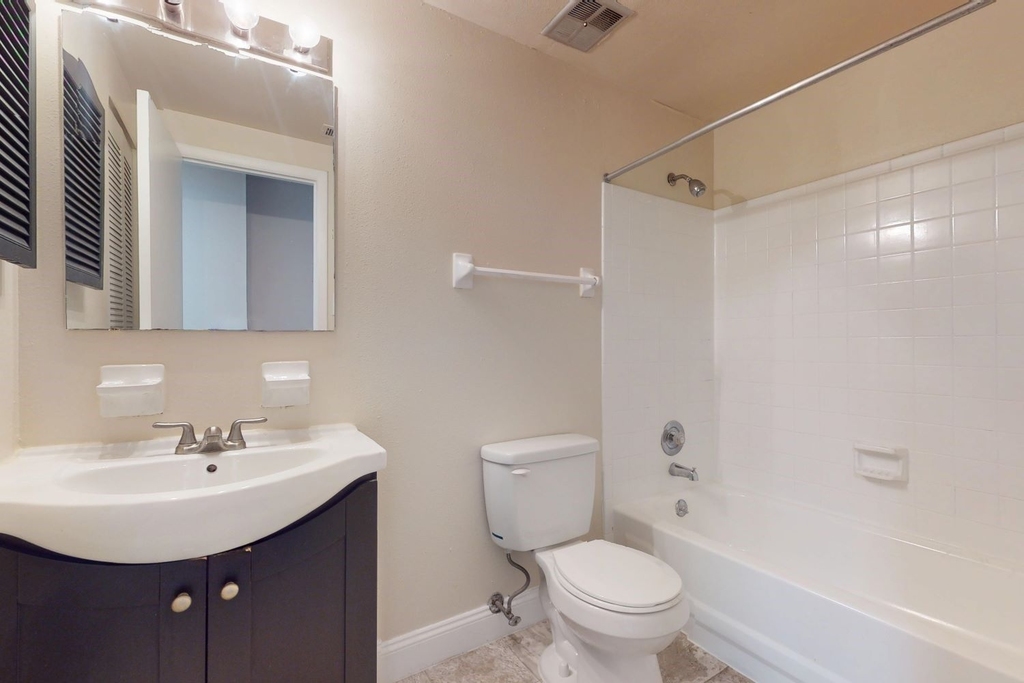 5660 Kingsbury Avenue - Photo 88