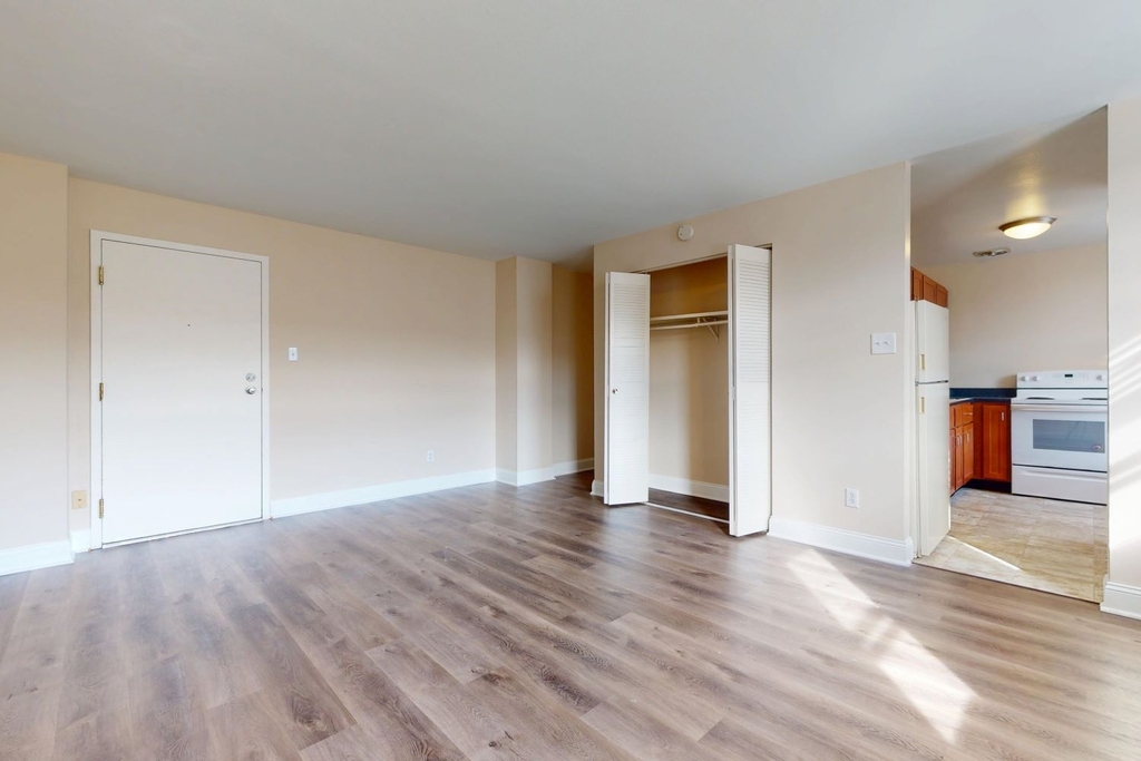 5660 Kingsbury Avenue - Photo 18