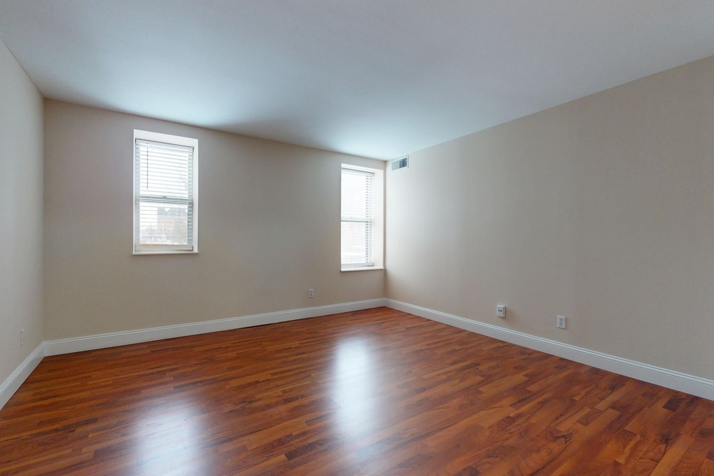 5660 Kingsbury Avenue - Photo 30