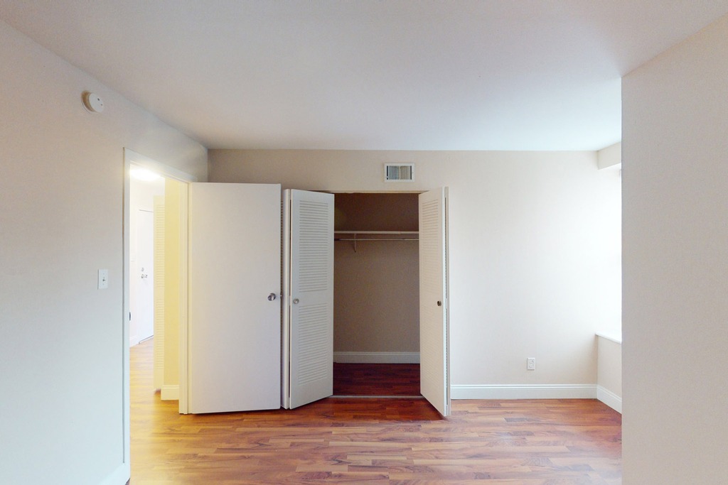 5660 Kingsbury Avenue - Photo 97