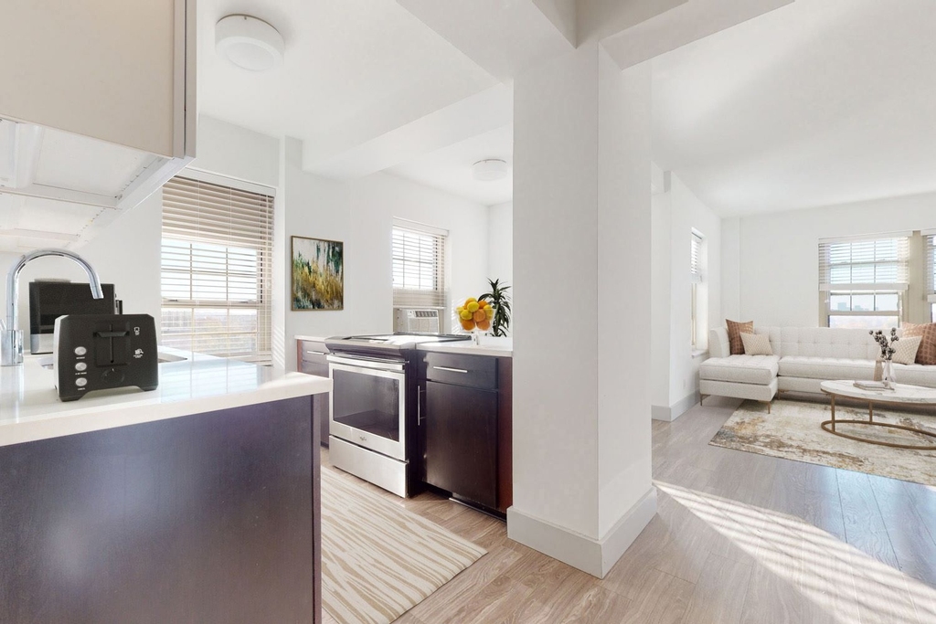 18 South Kingshighway - Photo 0