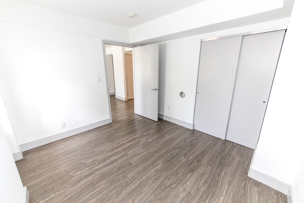 18 South Kingshighway - Photo 360