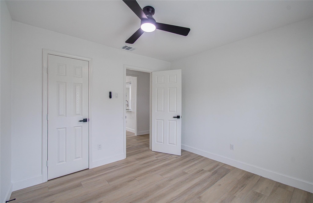 15448 Chipman Lane - Photo 3