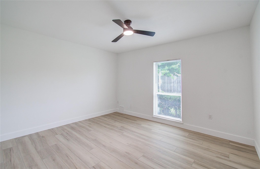 15448 Chipman Lane - Photo 6