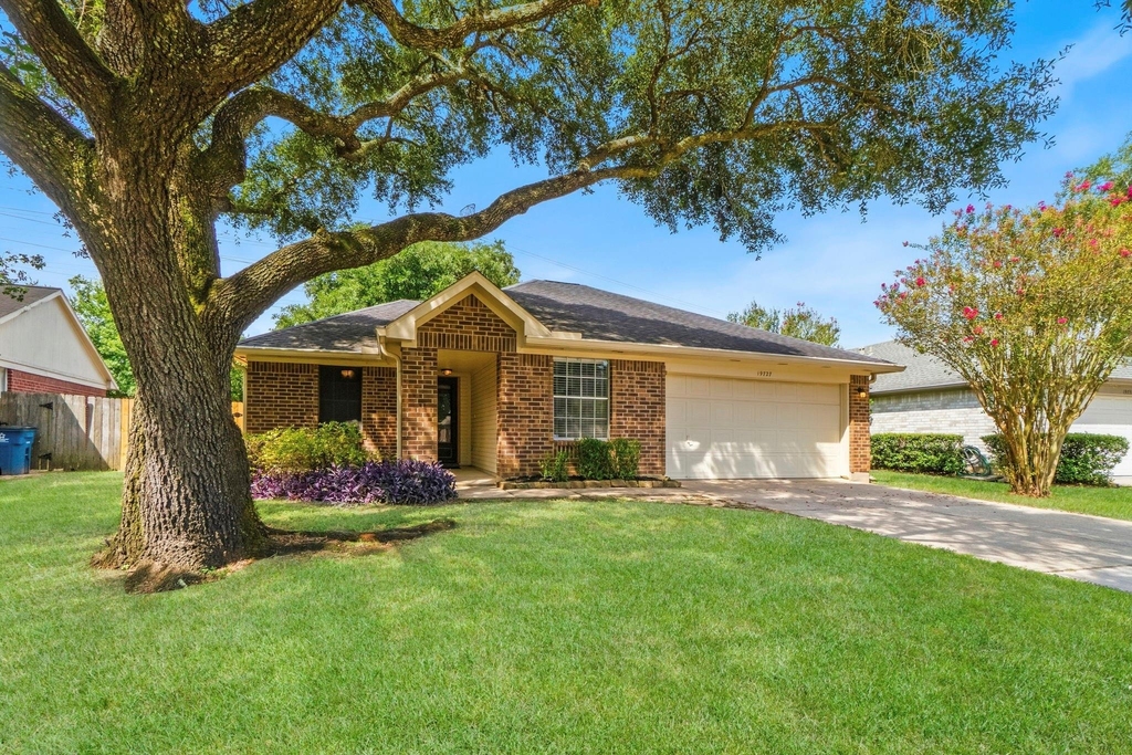 19727 Waverly Park Lane - Photo 1