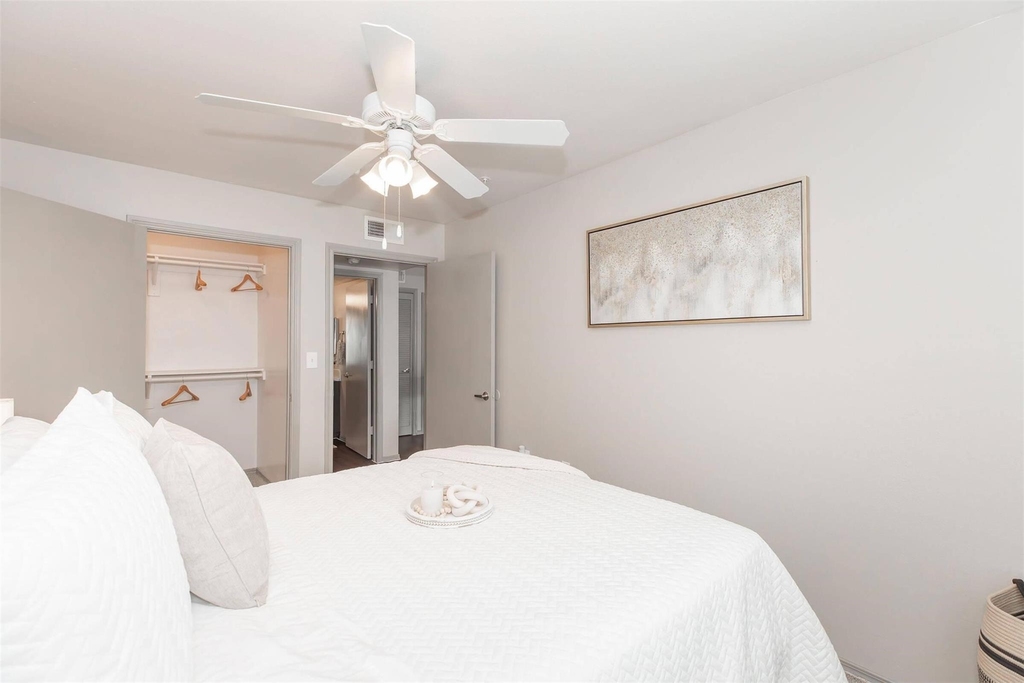 1088 Park Plaza Drive - Photo 14
