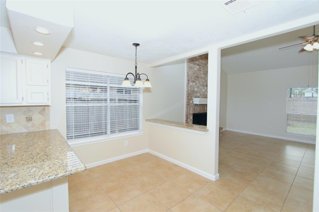 2731 Colony Drive - Photo 4