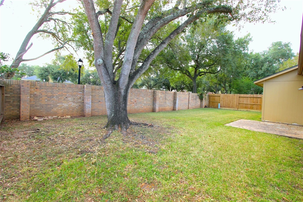 2731 Colony Drive - Photo 12
