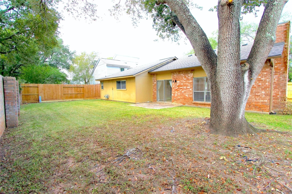 2731 Colony Drive - Photo 14