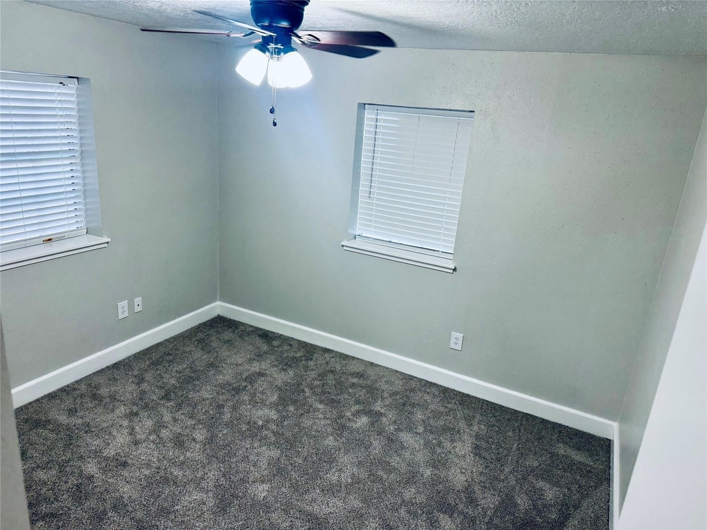 501 Waco Street - Photo 9