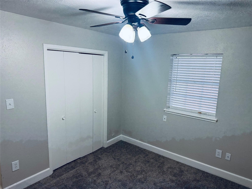 501 Waco Street - Photo 4
